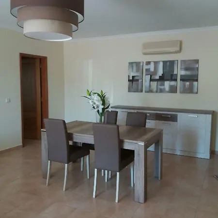Daisy Apartment *