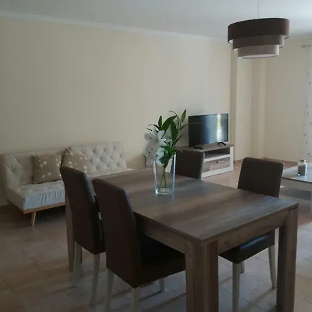 Daisy Apartment *
